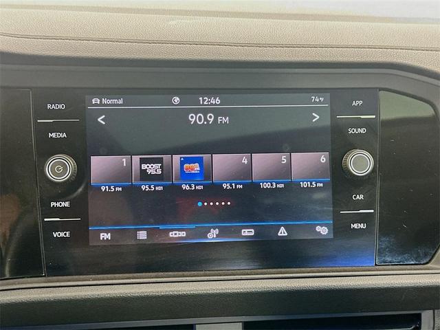 Photo of 2021 Pure White Volkswagen Jetta
