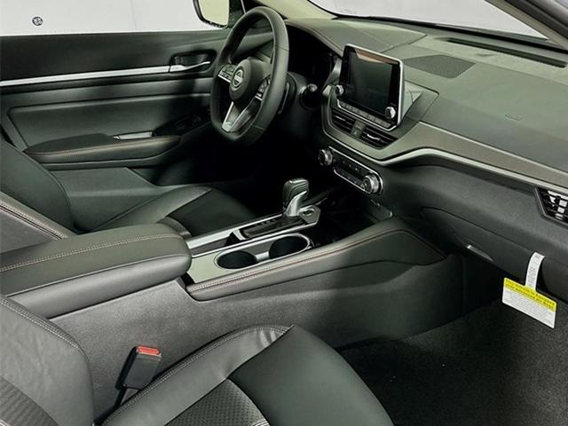 Photo of 2025 Gray Sky Pearl Nissan Altima