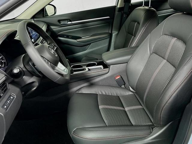 Photo of 2025 Gray Sky Pearl Nissan Altima