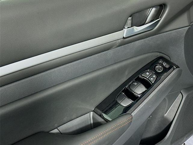 Photo of 2025 Gray Sky Pearl Nissan Altima