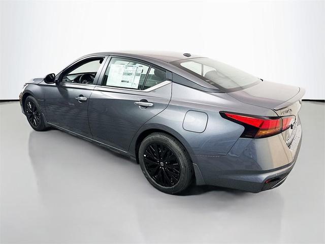 Photo of 2025 Gun Metallic Nissan Altima