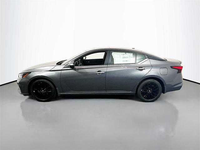 Photo of 2025 Gun Metallic Nissan Altima