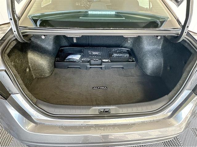 Photo of 2025 Gun Metallic Nissan Altima