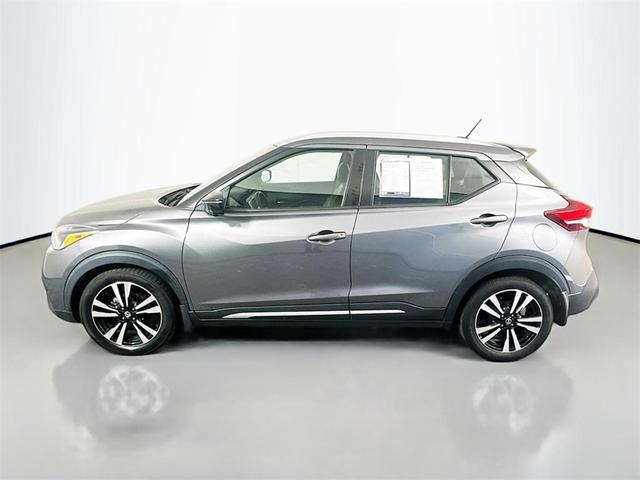 Photo of 2020 Gun Metallic Nissan Kicks