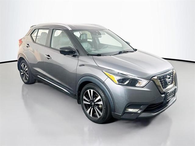 Photo of 2020 Gun Metallic Nissan Kicks