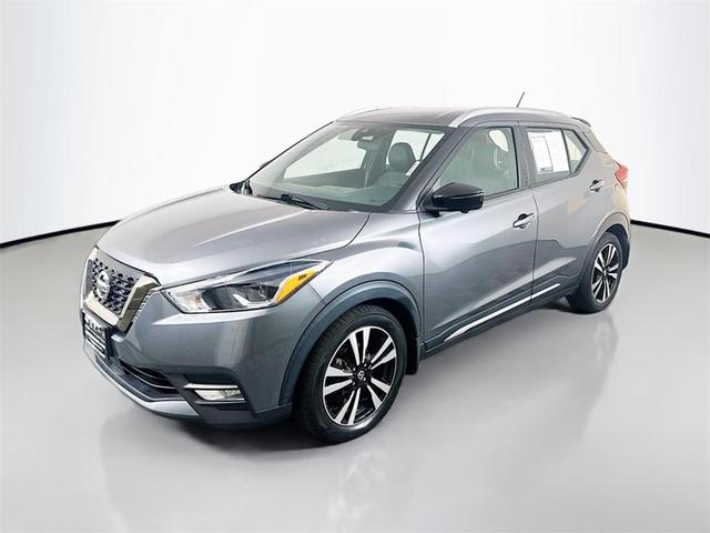 Photo of 2020 Gun Metallic Nissan Kicks