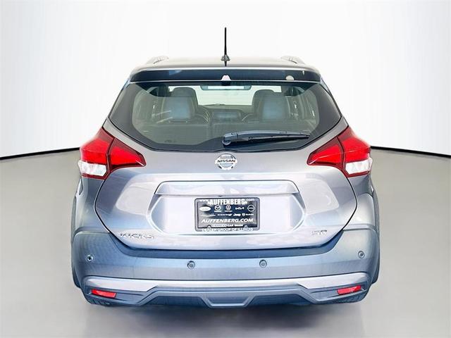 Photo of 2020 Gun Metallic Nissan Kicks