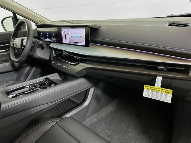 Photo of 2025 White / Black Nissan Murano