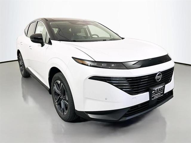 Photo of 2025 White / Black Nissan Murano