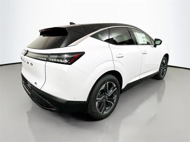 Photo of 2025 White / Black Nissan Murano