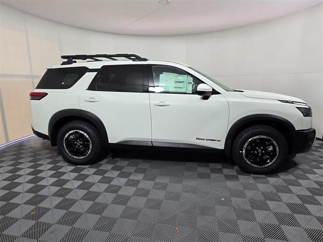 Photo of 2025 Glacier White Nissan Pathfinder