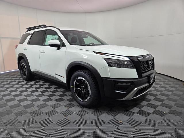 Photo of 2025 Glacier White Nissan Pathfinder
