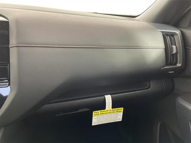 Photo of 2025 Glacier White Nissan Pathfinder
