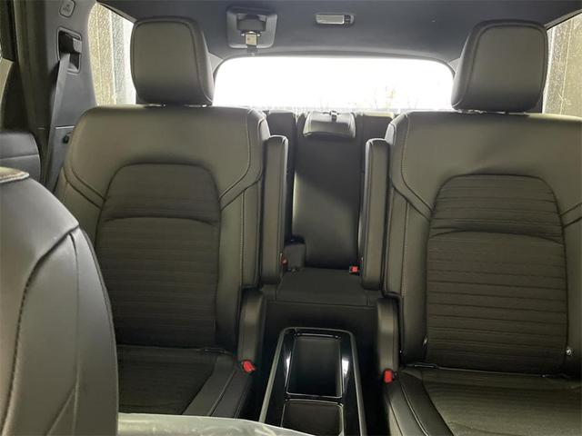 Photo of 2025 Glacier White Nissan Pathfinder