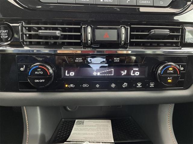 Photo of 2025 Glacier White Nissan Pathfinder