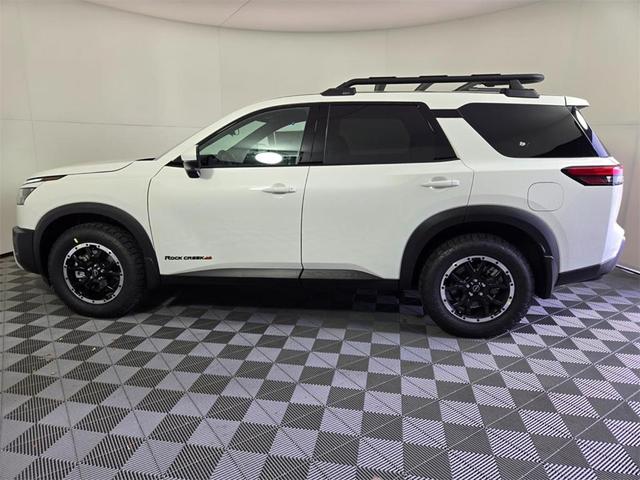 Photo of 2025 Glacier White Nissan Pathfinder