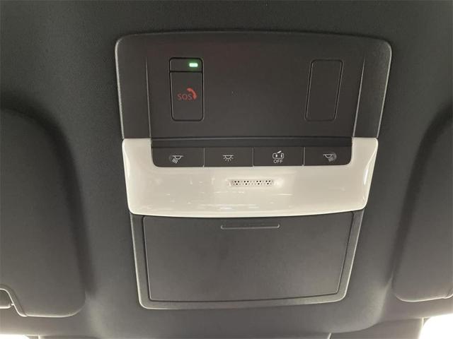 Photo of 2025 Glacier White Nissan Pathfinder