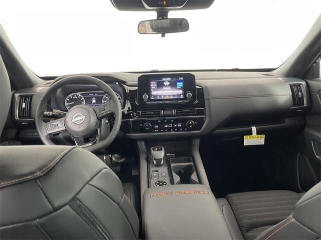 Photo of 2025 Glacier White Nissan Pathfinder