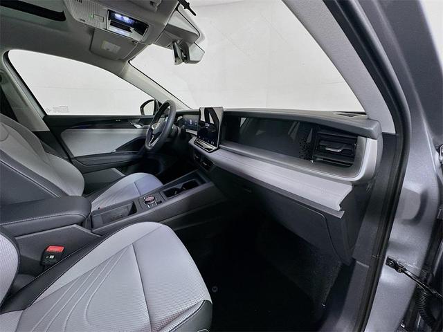 Photo of 2025 Pyrite Silver Metallic Volkswagen Tiguan