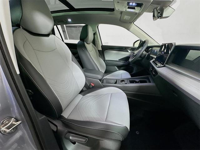 Photo of 2025 Pyrite Silver Metallic Volkswagen Tiguan
