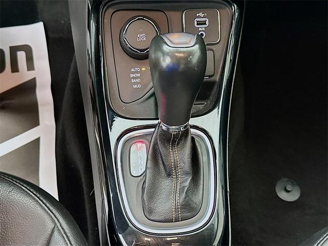 Photo of 2021 Pearl White Tri-Coat Jeep Compass