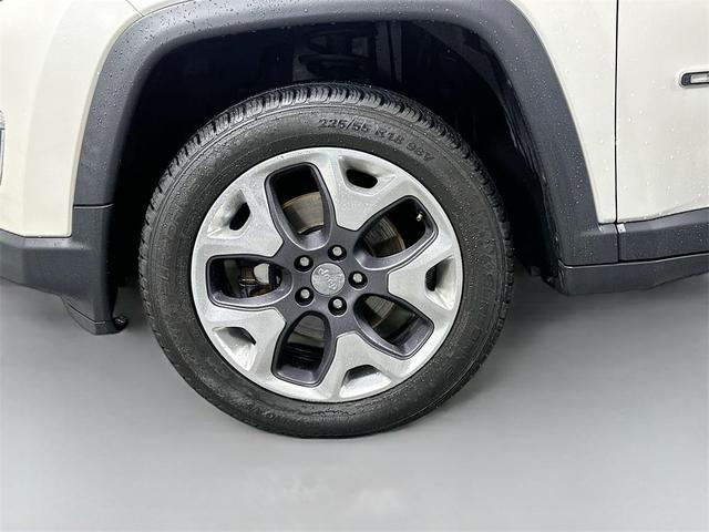Photo of 2021 Pearl White Tri-Coat Jeep Compass