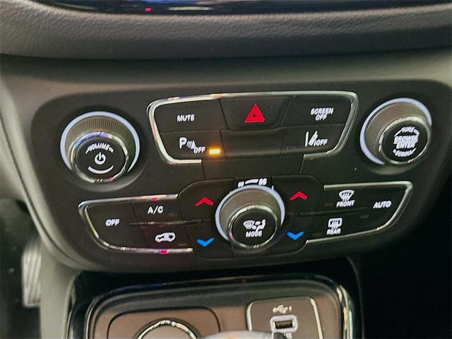 Photo of 2021 Pearl White Tri-Coat Jeep Compass
