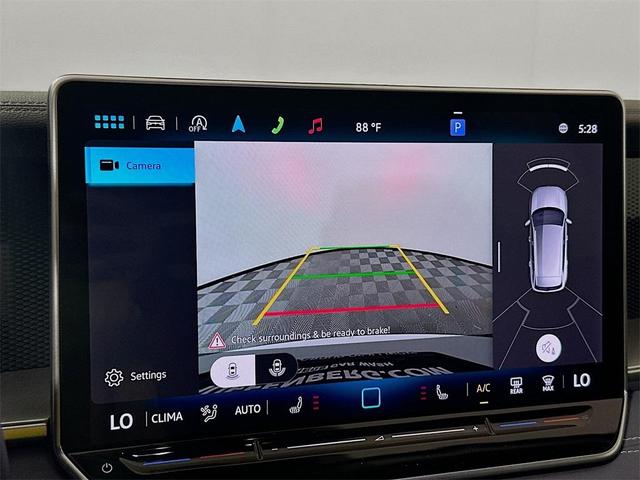 Photo of 2025 Pure White Volkswagen Tiguan