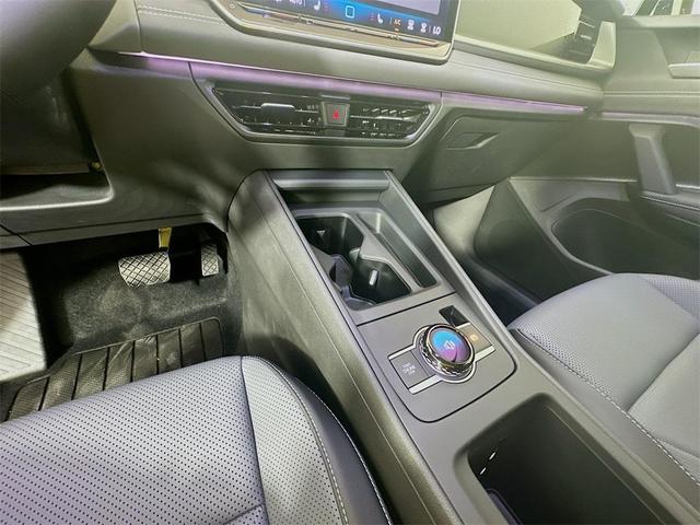 Photo of 2025 Pure White Volkswagen Tiguan