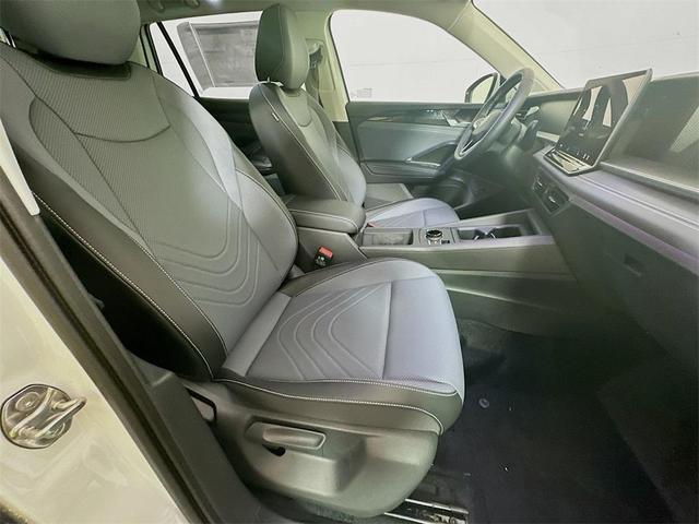 Photo of 2025 Pure White Volkswagen Tiguan