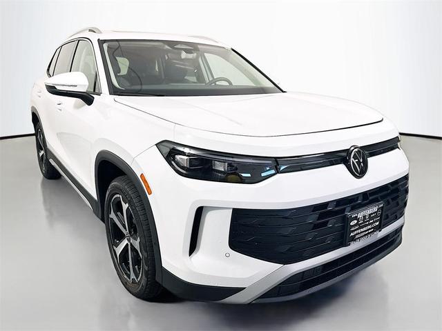 Photo of 2025 Pure White Volkswagen Tiguan