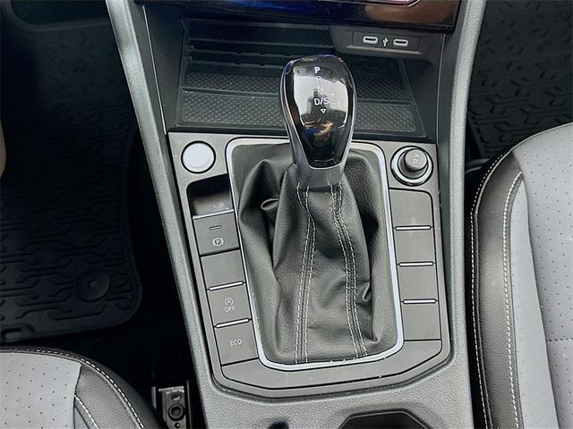 Photo of 2025 Deep Black Pearl Effect Volkswagen Jetta