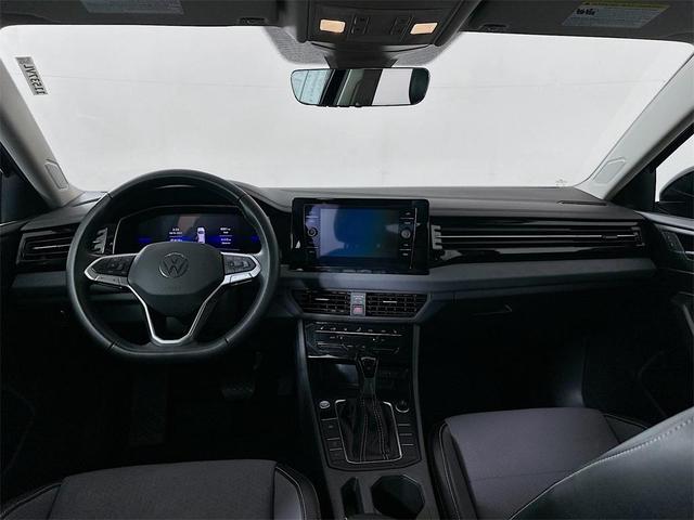 Photo of 2025 Deep Black Pearl Effect Volkswagen Jetta