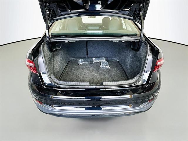 Photo of 2025 Deep Black Pearl Effect Volkswagen Jetta