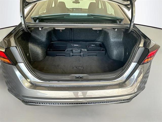 Photo of 2025 Gun Metallic Nissan Altima