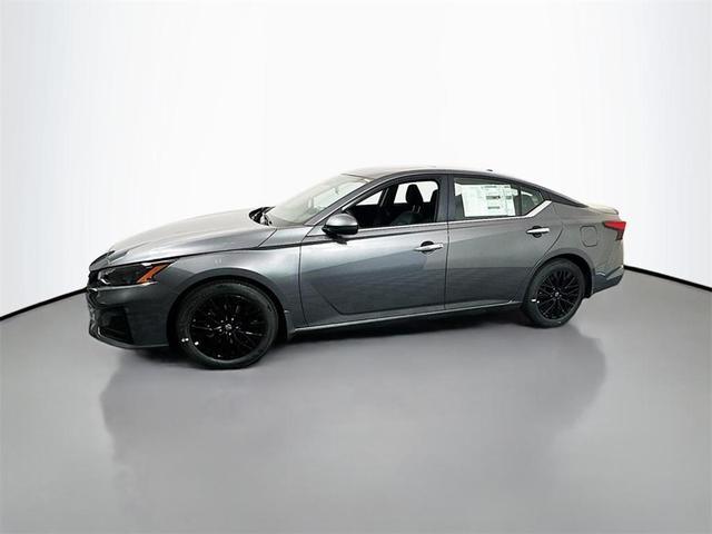 Photo of 2025 Gun Metallic Nissan Altima