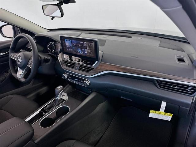 Photo of 2025 Gun Metallic Nissan Altima