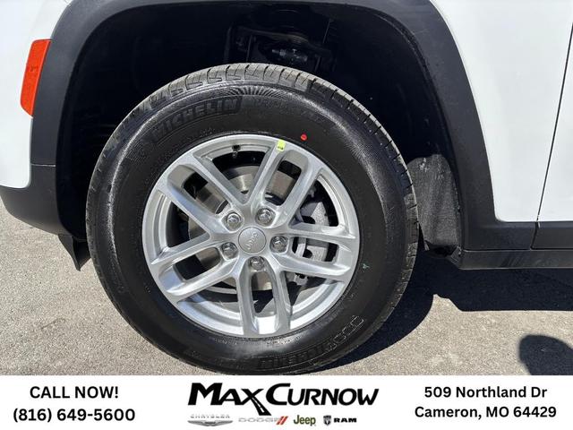 Photo of 2025 Bright White Clearcoat Jeep Grand Cherokee
