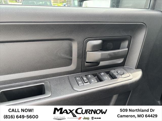 Photo of 2025 Diamond Black Crystal Pearlcoat RAM 3500