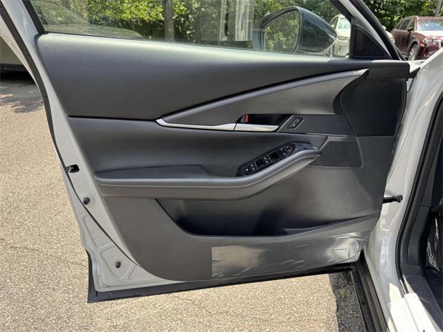 Photo of 2025 Ceramic White Mazda CX-30