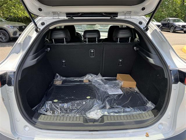 Photo of 2025 Ceramic White Mazda CX-30