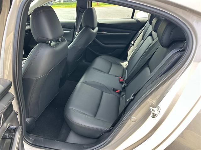 Photo of 2025 Platinum Mazda Mazda3