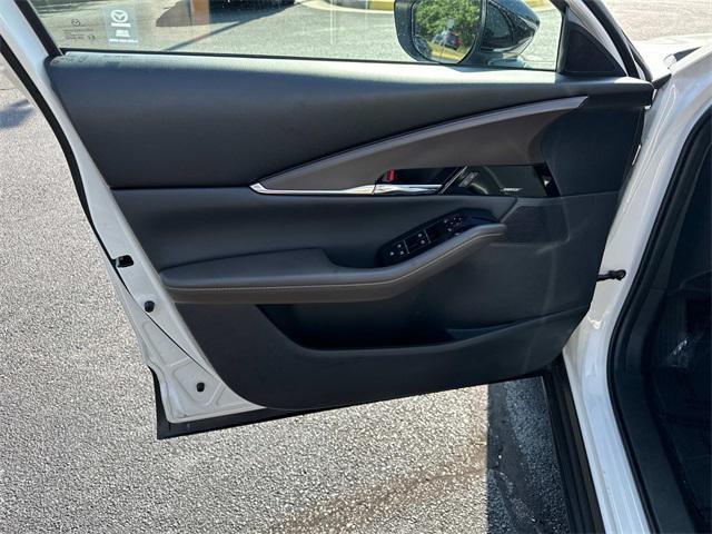 Photo of 2022 Snowflake White Pearl Mica Mazda CX-30