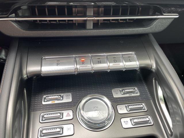 Photo of 2025 Gray Metallic Lincoln Nautilus