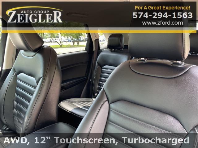 Photo of 2022 Carbonized Gray Metallic Ford Edge