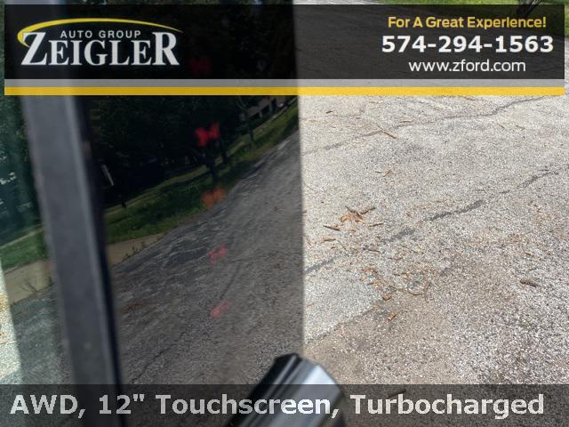 Photo of 2022 Carbonized Gray Metallic Ford Edge