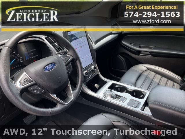 Photo of 2022 Carbonized Gray Metallic Ford Edge