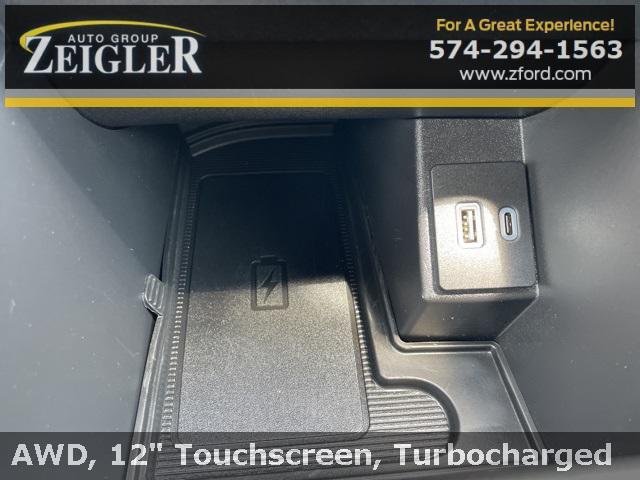 Photo of 2022 Carbonized Gray Metallic Ford Edge