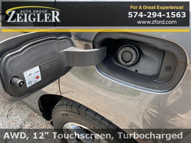 Photo of 2022 Carbonized Gray Metallic Ford Edge