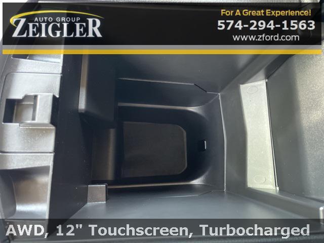 Photo of 2022 Carbonized Gray Metallic Ford Edge